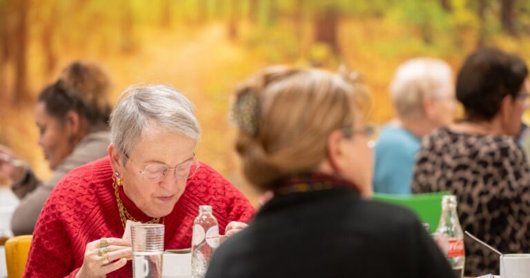 Lunchroom De Waterbever — markt-eten in Lelystad