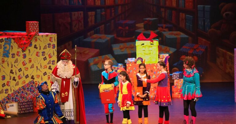 Sinterklaas & Pietenkidz (3+) – Het mysterie van het pratende pakje — theater in Lelystad